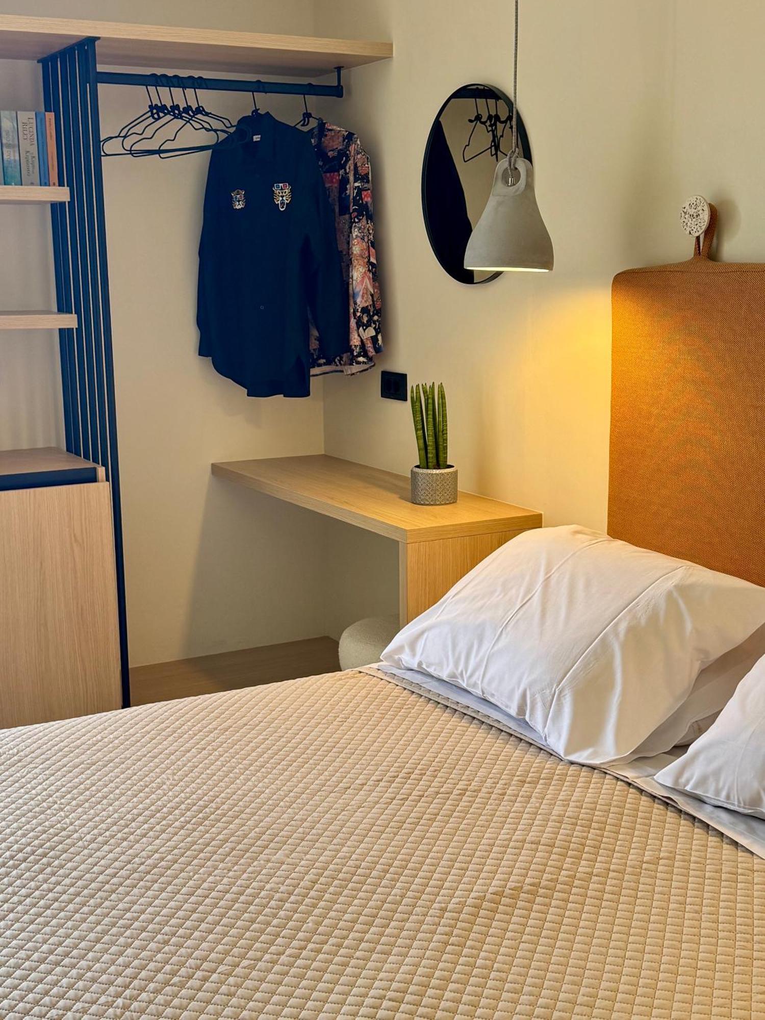 Yria Hotel 2*